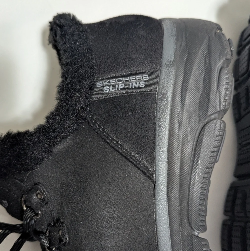Like New Women's Skechers Slip-Ins's Black Faux Fur Lined Shoe/Sneaker - Picture 6 of 10